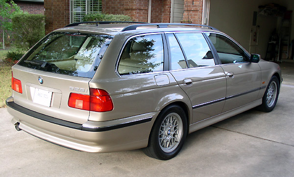 1999 BMW 528iT, rear view